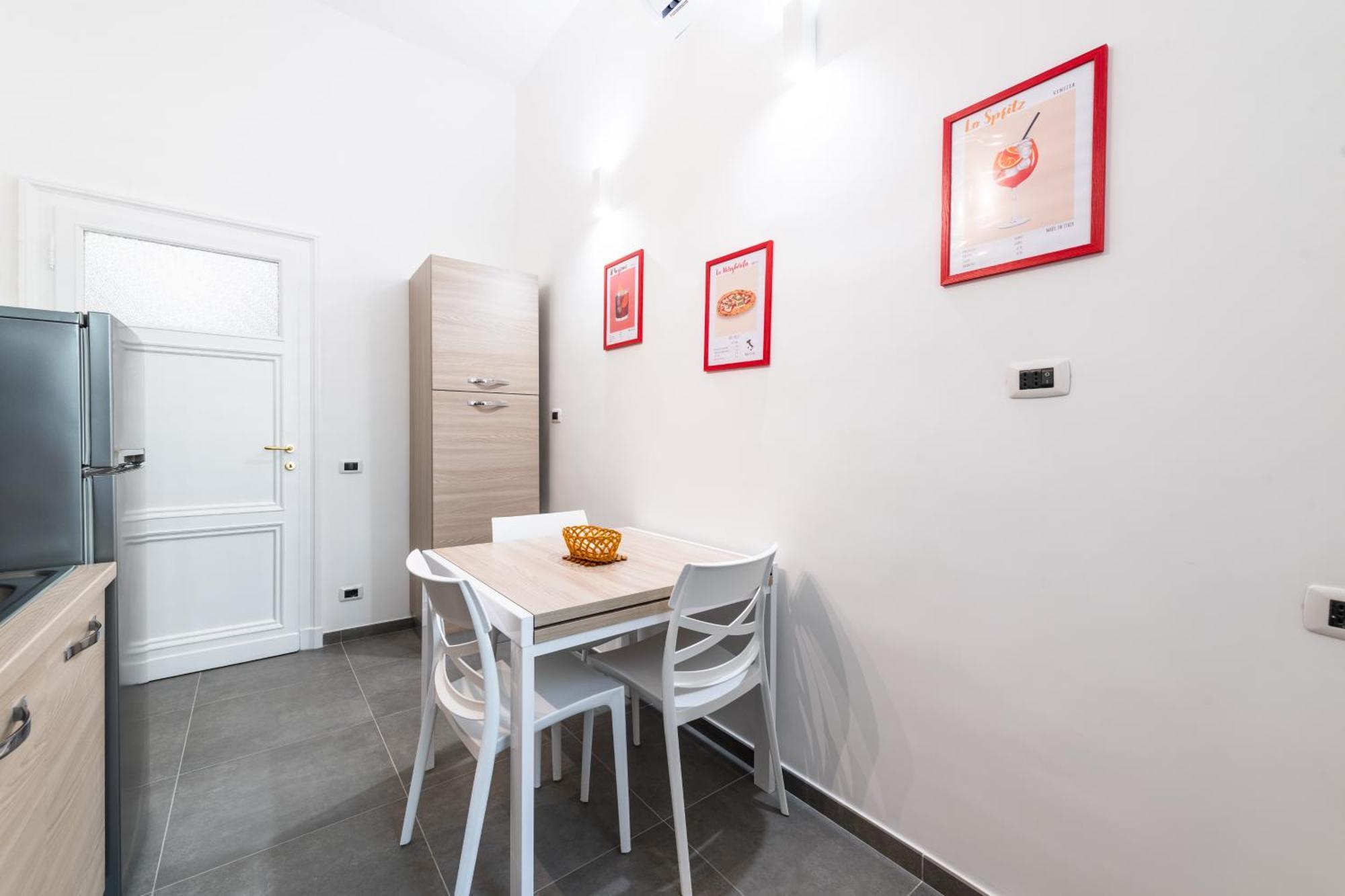 Eternal Serenity House Rom